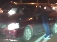 У уезжающего участника ДТП в Краснодаре на ходу забрали ключи