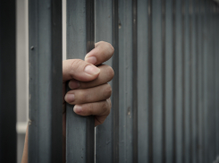 В Краснодарском крае осудили брачных аферисток за махинации с жильем стариков