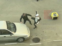 Курьер напал на мужчину в Краснодаре 