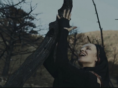 Солистка группы «Маша и медведи» сняла клип на пепелище Утриша