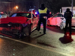 Инспектор ДПС лишился ноги в результате наезда «Мустанга» в центре Краснодара