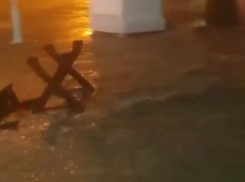 Жуткий потоп в Геленджике сняли на видео 