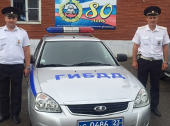 Сотрудники ГИБДД спасли человека с сердечным приступом в Темрюкском районе