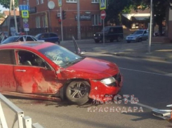  В центре Краснодара несильная авария унесла жизнь человека 