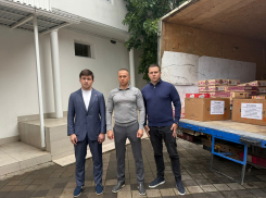 Краснодарские депутаты в преддверии Дня защиты детей отправили подарки воспитанникам детского дома 