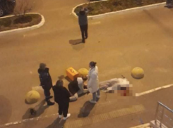 В Краснодаре школьница упала с 12-го этажа