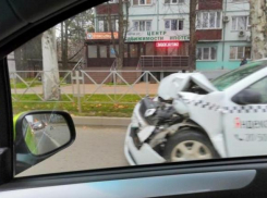 В Краснодаре «Яндекс.Такси» протаранило маршрутку