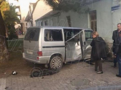 В Анапе в ДТП с двумя микроавтобусами пострадали трое взрослых и ребенок