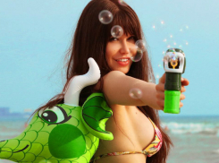 Сексапильная звезда Playboy приехала в Анапу, чтобы «забрызгать любовью» фанатов