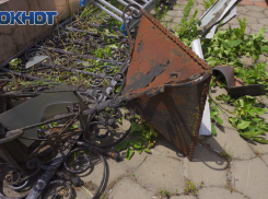 В центре Краснодара снесут самовольно установленные металлические заграждения: список