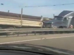 Под Краснодаром произошло страшное ДТП с участием трех грузовиков
