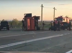 Мужчина разбился насмерть при столкновении с мусоровозом на трассе «Майкоп – Краснодар»