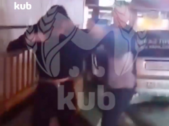 В Краснодаре мужчина избил девушку-курьера