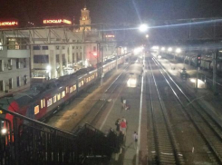 На Кубани грузовым поездом насмерть снесло мужчину