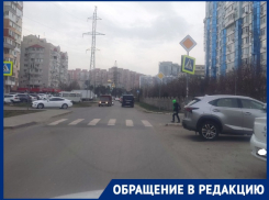 В Краснодаре опасный пешеходный переход пугает жителей
