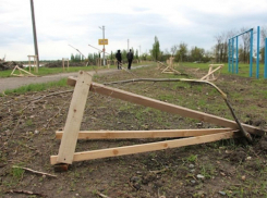 Вандалы разрушили «Аллею Любви» в Усть-Лабинске