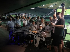 Маломобильные болельщики ФК «Краснодар» отреклись от колясочницы после скандала со стюардом 