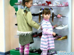 Жительниц Новороссийска обокрали в магазине обуви 