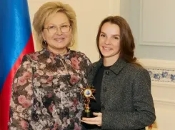 Премию «Лучший руководитель года» получила заместитель генерального директора «ЮгСтройИнвест» Татьяна Анашкина 