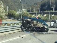 Неудачный обгон закончился смертельным ДТП в Сочи