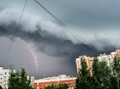 Краснодарцев предупредили об опасности: ожидается мощный ливень с градом и шквалистым ветром