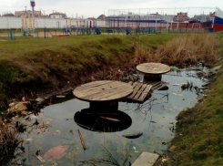 В Краснодаре появилась опасная для жизни детская площадка 
