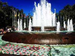 В Краснодаре начали штрафовать купающихся в фонтанах 