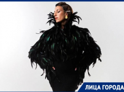 «Рифмовать строки начала с четырех лет»: поэтесса из Краснодара создала моноспектакль и избавилась от синдрома самозванца