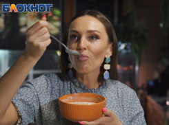 Шеф-повар раскрыла краснодарцам секреты приготовления вкусной окрошки
