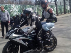 ДТП и дымящий двигатель: мотомитинг в Краснодаре не обошелся без проблем