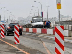  На Тургеневский мост в Краснодаре закрыли въезд 