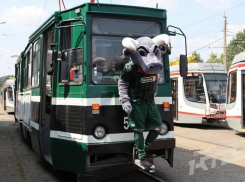 На маршрут №5 вышел трамвай с символикой ФК «Краснодар»