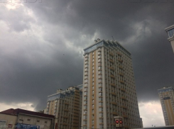  На Кубани продлили экстренное предупреждение из-за сильных дождей с грозой 