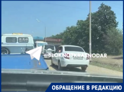 Создающие километровые пробки «обочечники» разозлили краснодарцев 