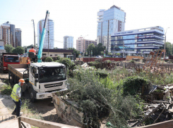 «Спустя десятилетия на стройплощадку вышли рабочие»: в Краснодаре начали достраивать старейший долгострой ЖК «Кларисса»