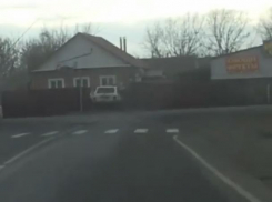 На Кубани «Нива» протаранила жилой дом 