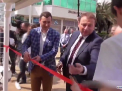 «Ты что, в телевизор хочешь?»: Мэр Сочи приревновал волонтера к телекамерам 