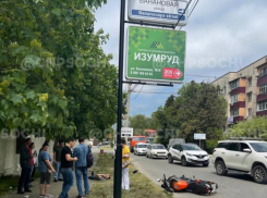 В Сочи мотоциклист столкнулся лоб в лоб с двухтонным внедорожником