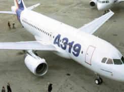  В Петербурге из-за столкновения самолета с погрузчиком багажа отложили рейс до Сочи 