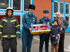 Мечту 8-летнего ребенка из Краснодара исполнил глава МЧС России Александр Куренков 