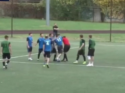 В Краснодаре получивший удар кулаком от футболиста из-за желтой карточки судья обратился в полицию