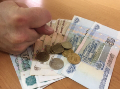 Кубанец стал фигурантом уголовного дела за то, что пьяным пытался дать тысячу рублей полицейскому