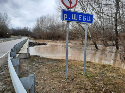 В Северском районе Краснодарского края вода в реке Шебш поднялась до опасных отметок