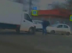 «Жестка оказалась»: очевидцы сняли на видео аварию с «Кретой» в Краснодаре