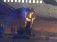 Швырявшие чемоданы на скорость грузчики аэропорта Сочи возмутили горожан