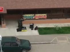  Жители Краснодара сообщили о подозрительном предмете во дворе многоэтажки 