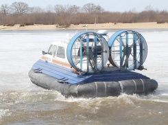 Жители поселка в Краснодарском крае добираются домой вплавь