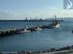 Брошенные в Бердянске боевые катера Украины перегнали в Новороссийск