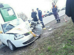  Свадебный кортеж в Крымске в погоне за эффектным снимком устроил ДТП 