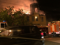 При пожаре на Мачуги в Краснодаре пострадали два жилых здания